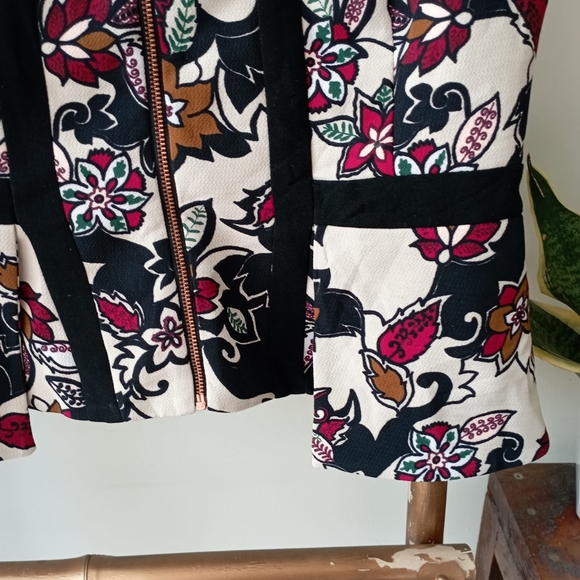 💖💖💖 Cue Australia Peplum Zipped Top - Picture 6 of 12